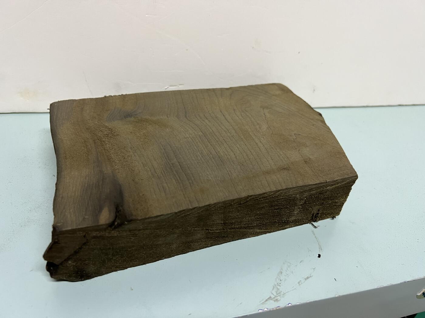 零元拍：1220-4 金丝楠 牌子料   满金丝 果香满满 尺寸：18.5/26/厚4.5/CM。