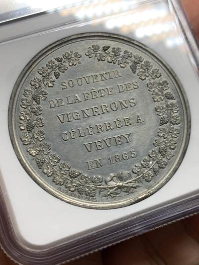 《竞宝斋》第449场 周日，周一，周二  3场连拍 （全场包邮，欢迎送拍） NGC UNC 瑞士 1865年 韦威葡萄酒节 锌章 小胖孩细节细腻 保存的非常好