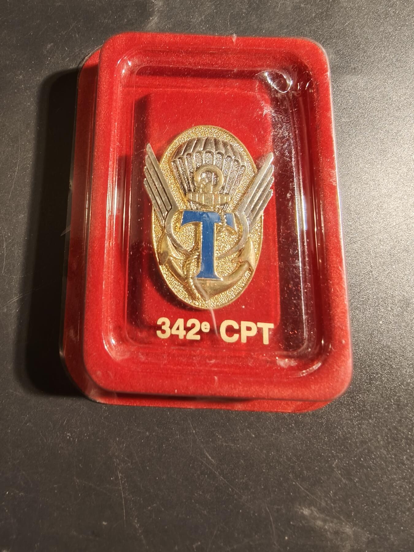 老王徽章第171期 法国第342伞降通信连证章     原盒