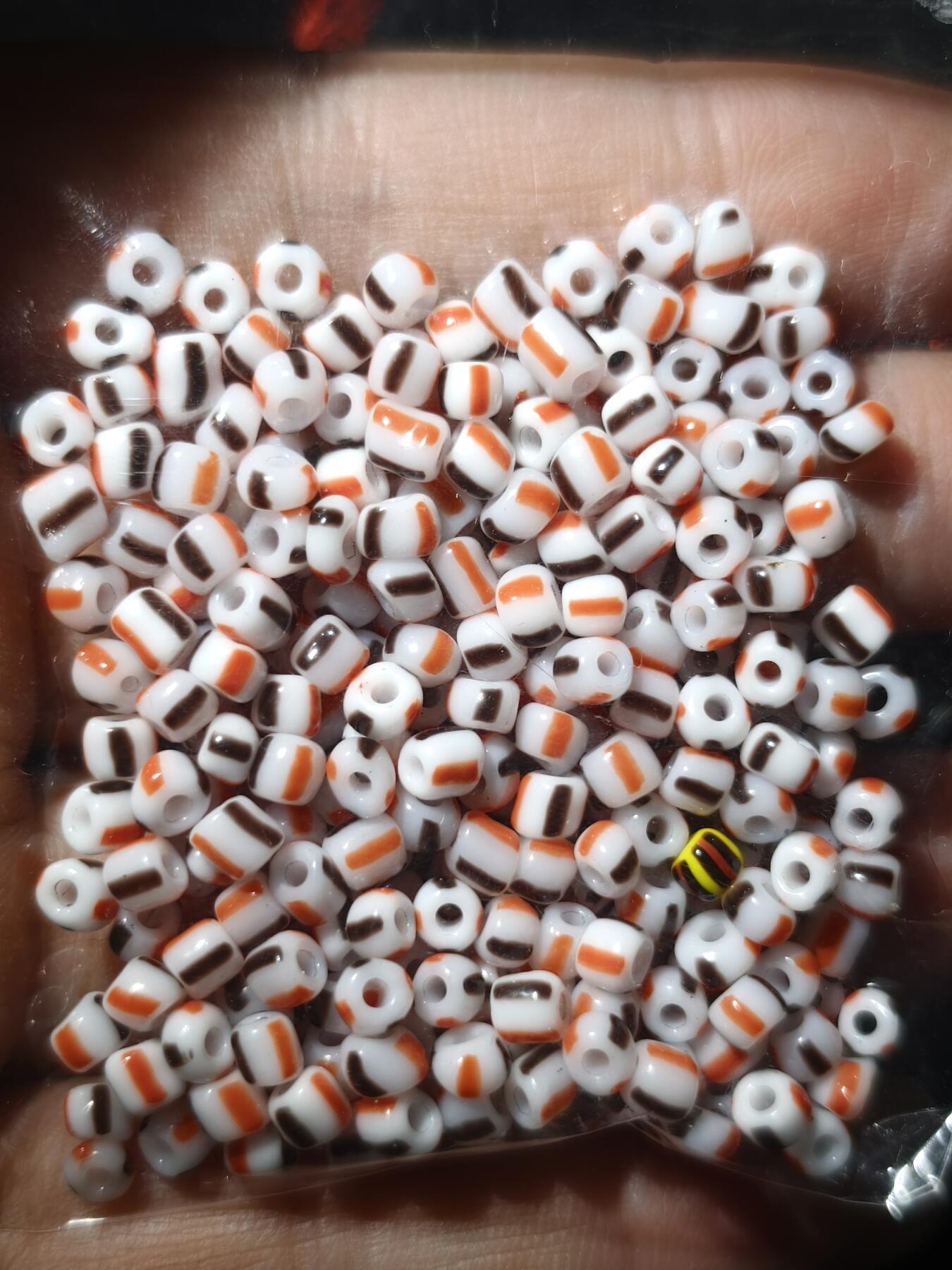 97期回流戒指饰品杂件纪念章丝路钱币专场 中亚回流珠子