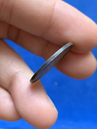 《竞宝斋》第449场 周日，周一，周二  3场连拍 （全场包邮，欢迎送拍） 婚礼银章 5.05克 24.2mm 丰饶角银标 背面无刻字 少见版本