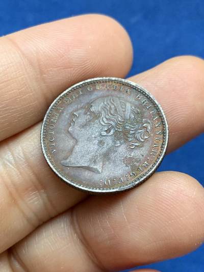 《竞宝斋》第449场 周日，周一，周二  3场连拍 （全场包邮，欢迎送拍） 英国1880年维多利亚小维先令银币 细节见图