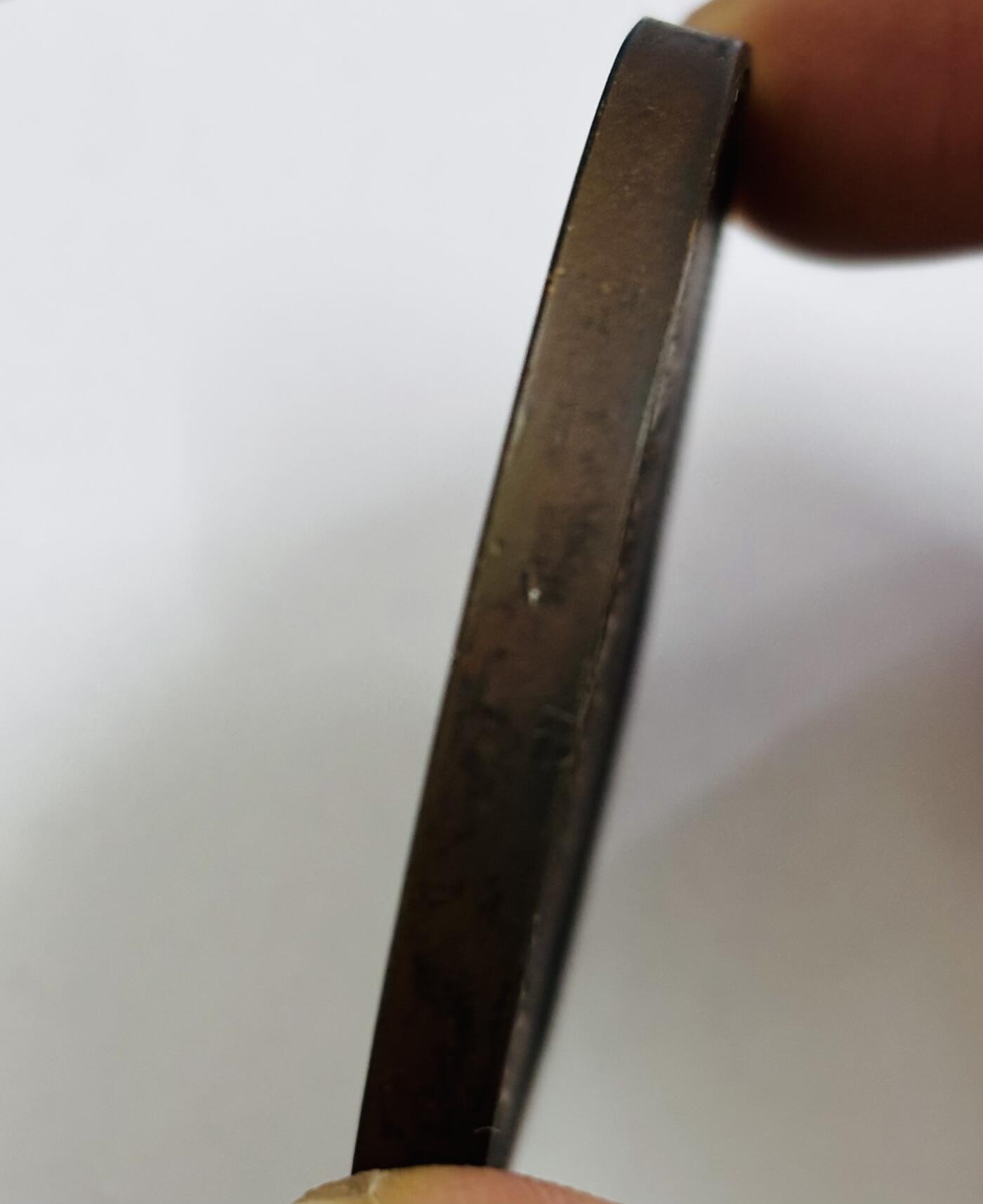 文馨钱币收藏第 286 场，圣诞节专场【 长期接收代拍品低至 0 佣金】 2002 年英国伊丽莎白在为 70 周年大型纪念章（可能是后铸品）