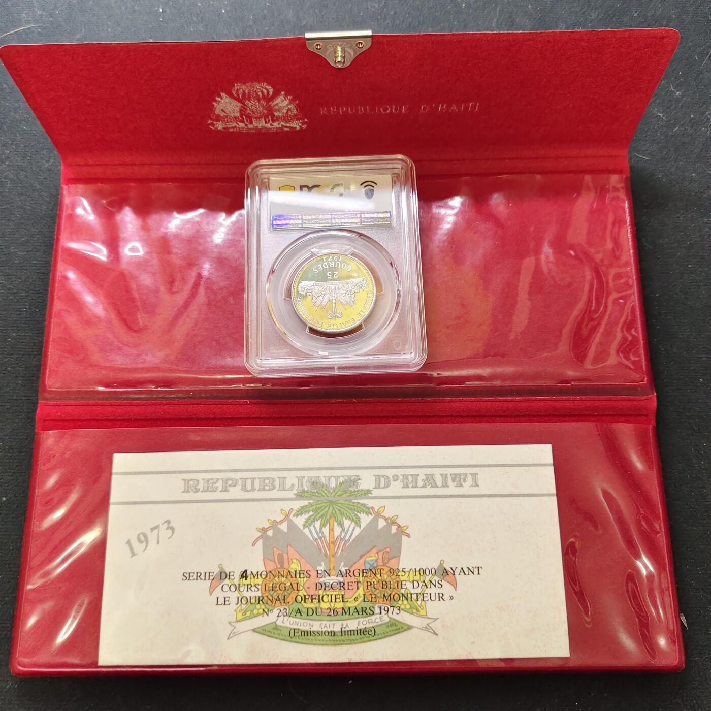 【全场包邮】纯粹捡漏拍489场（免费代拍第26场） 【收藏级·亚军分】海地1973年25盾德国世界杯精制银币-盒证全-PCGS PR68 DCAM