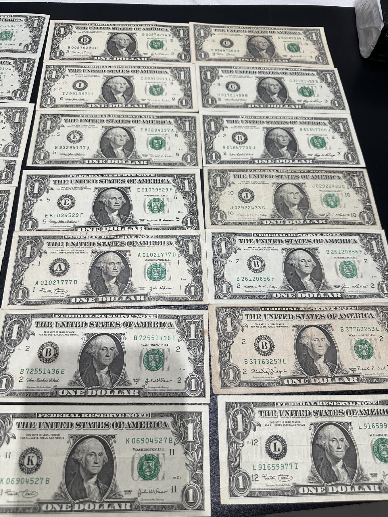 《外钞收藏家》第五百九十六期（精品大拍场）（本平台长期征集拍品、欢迎藏友们联系合作）