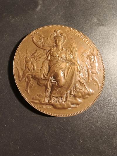 老王徽章第171期 - 法国《功绩》主题大铜章     大师夏普兰作品     直径68mm     重量153.2g