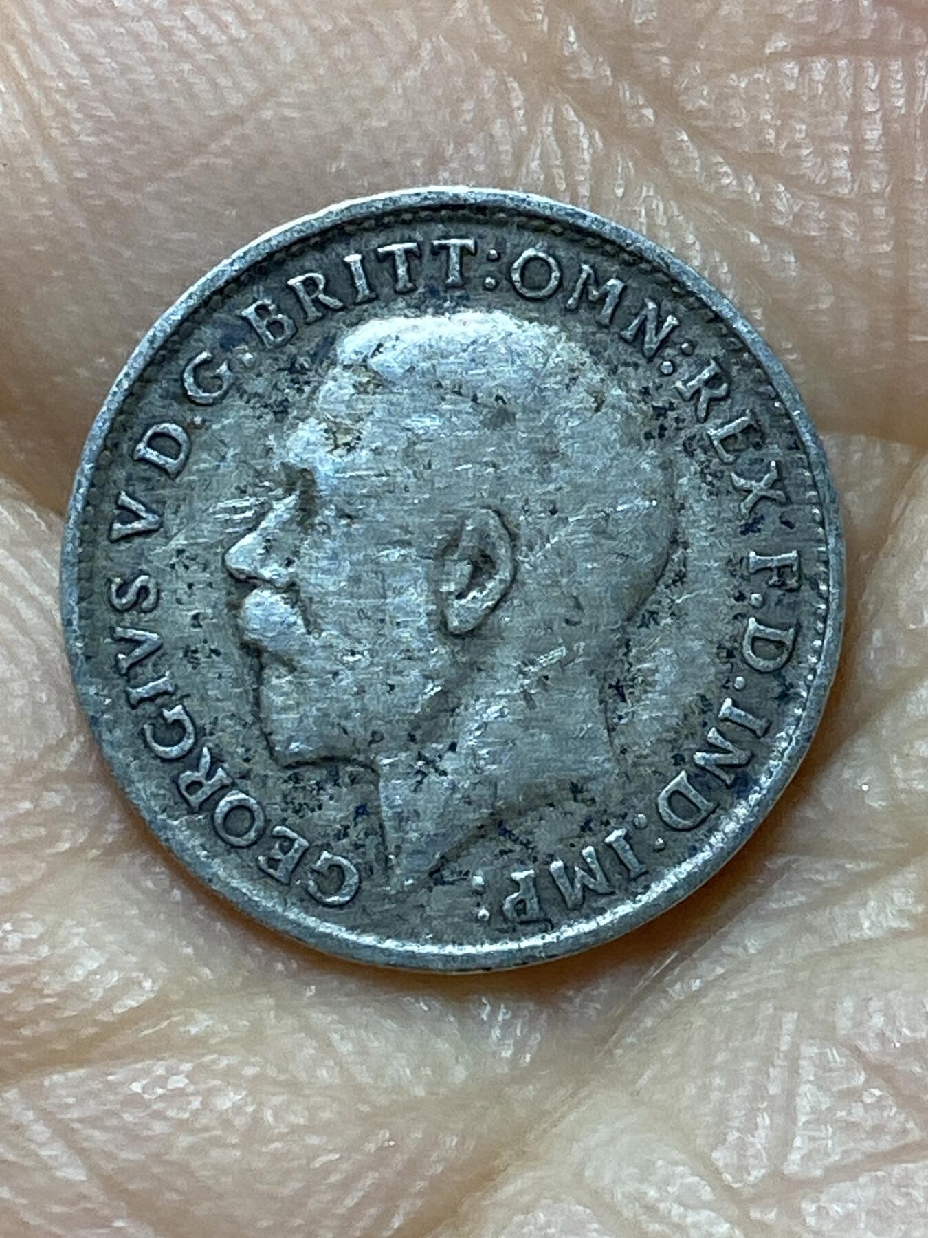 2025年第一百四十四场(总第一百七十场）品种丰富英国一线回流散币年末特拍场第一场(免佣金) 英国🇬🇧1919年3便士银币(乔治五世第一版，925高银)