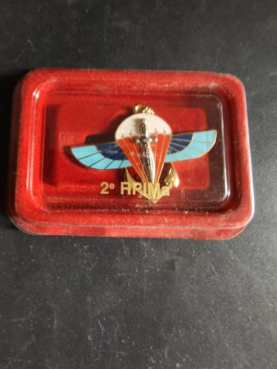 老王徽章第171期 - 法国海军陆战队第2伞降步兵团证章    原盒