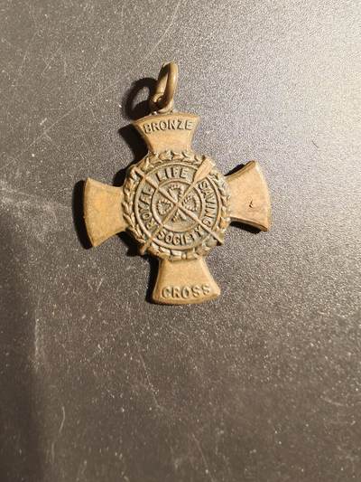 老王徽章第171期 - 英国拯救生命协会铜级十字奖章     实发