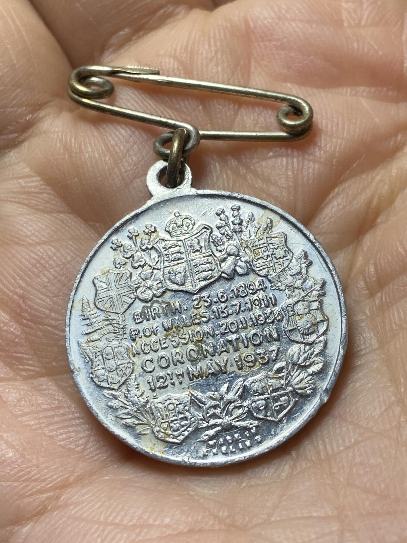 2025年第一百四十四场(总第一百七十场）品种丰富英国一线回流散币年末特拍场第一场(免佣金) 英国🇬🇧1937年纪念章，铝材质，直径25.7毫米，厚1.7毫米，重2.97克(爱德华八世纪念章)