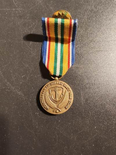 老王徽章第171期 - 美国海军商船队二战中地中海东部战区服役迷你章