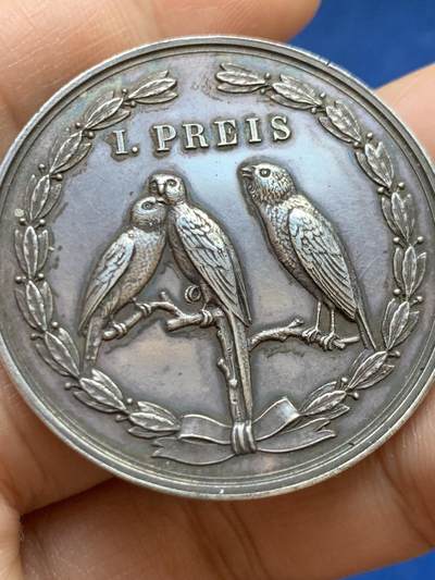 《竞宝斋》第449场 周日，周一，周二  3场连拍 （全场包邮，欢迎送拍） 德国吕贝克动物银章 990银 直径39.5 重22.8克 品种少见 高浮雕