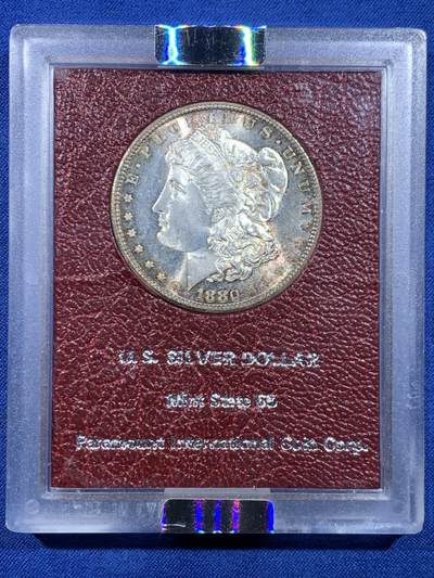 《竞宝斋》第449场 周日，周一，周二  3场连拍 （全场包邮，欢迎送拍） NGC MS64 美国 1880年 1美元 摩根银币 正宗“派拉蒙”集藏原盒 少见品种 五彩包浆 优秀底板