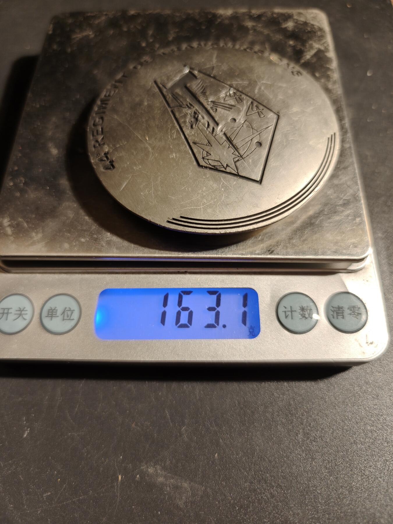 老王徽章第171期 法国第44通信团镀银大铜章     直径68mm     重量163.1g