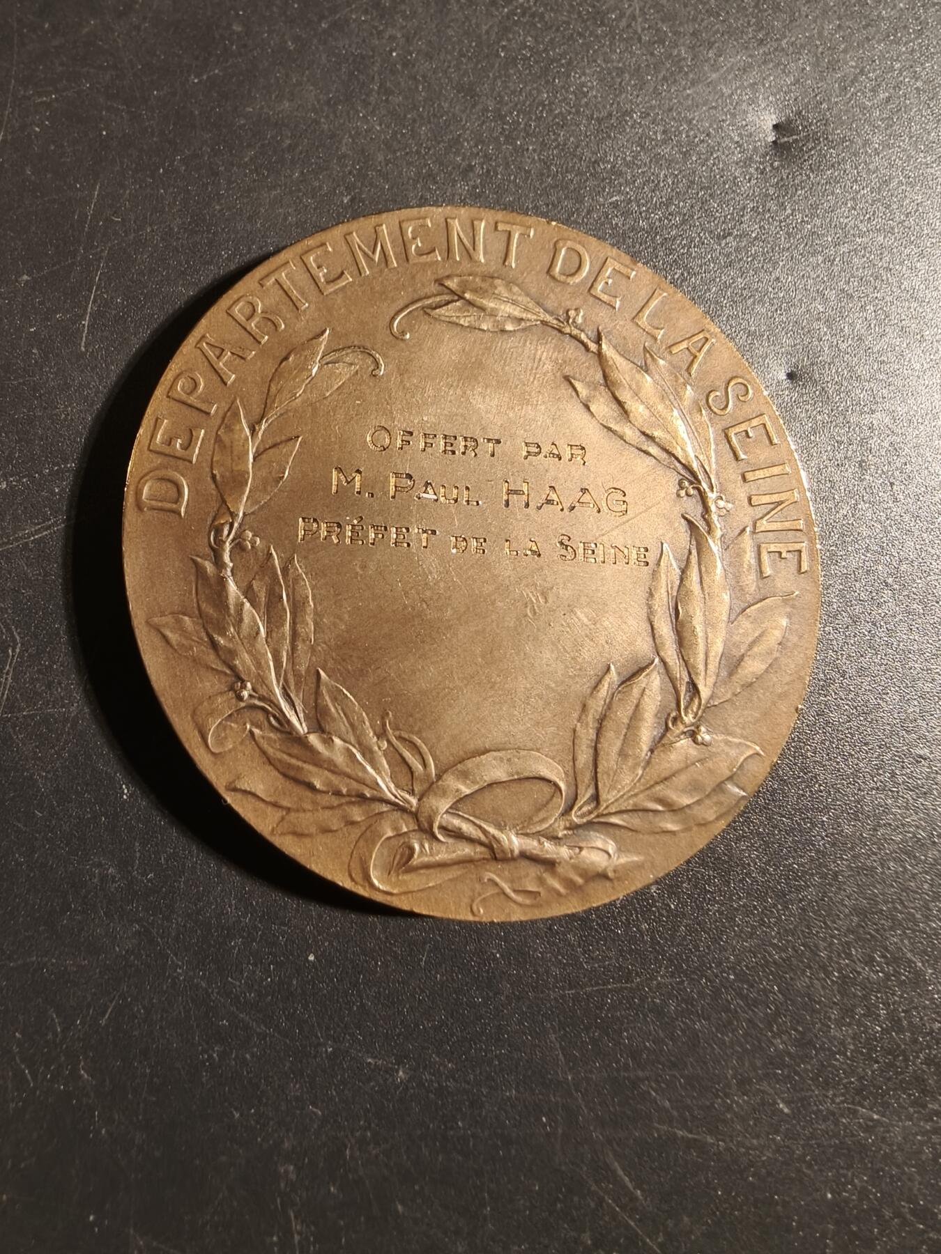 老王徽章第171期 法国塞纳省省长赠大铜章      原盒      大师普鲁多姆作品     直径50mm     重量56.6g