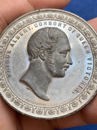 《竞宝斋》第449场 周日，周一，周二  3场连拍 （全场包邮，欢迎送拍） 1851年伦敦世博会锌章 37.55克 51mm