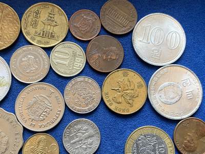 《竞宝斋》第449场 周日，周一，周二  3场连拍 （全场包邮，欢迎送拍） 外国硬币一组 细节见图 总重约165克