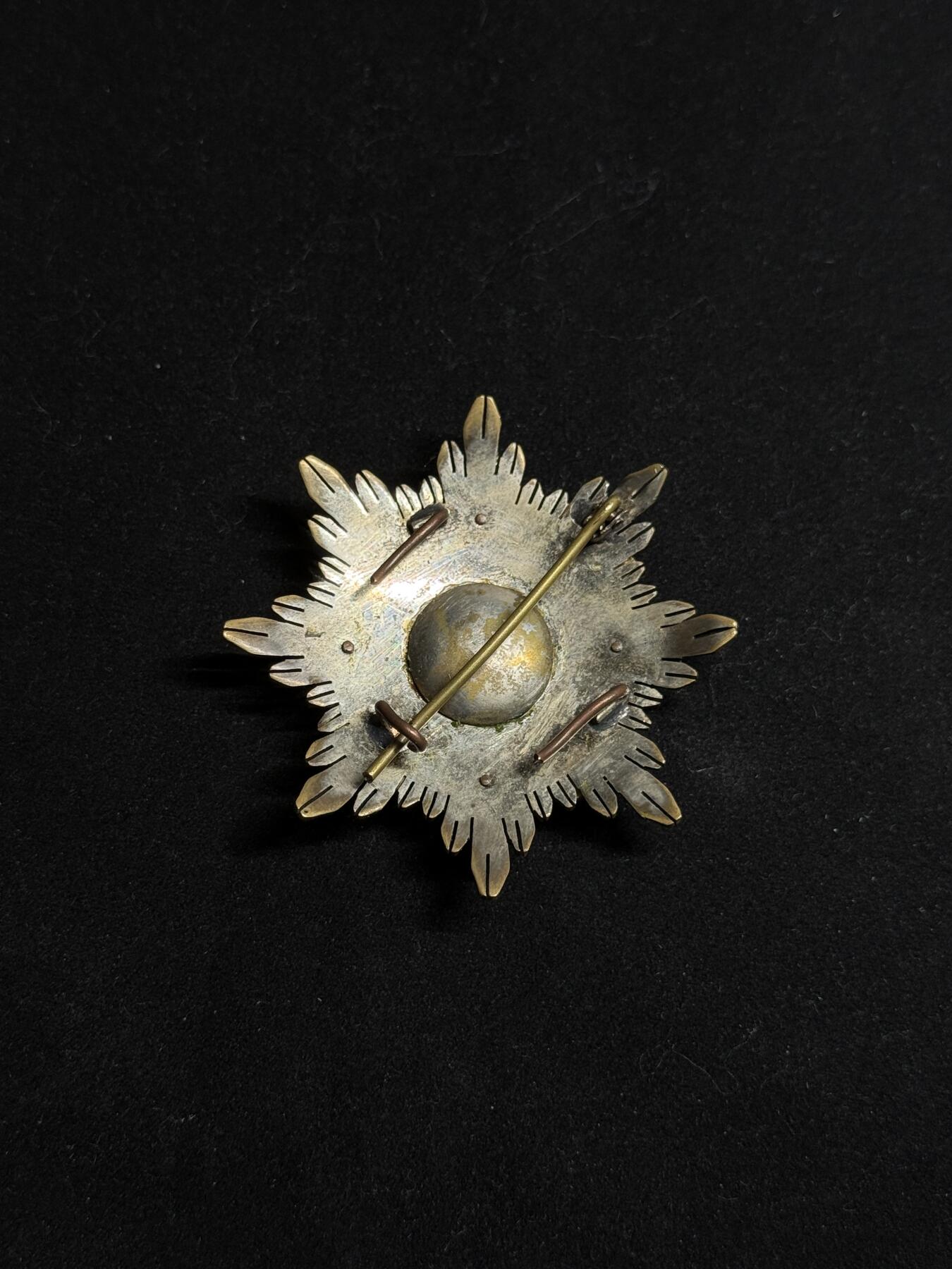 欢庆元旦！戎马世界章牌大赏第109期元旦大拍 西班牙军事功勋勋章星芒章，弗朗哥时期，铜制