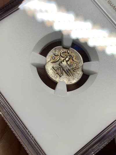 《竞宝斋》第449场 周日，周一，周二  3场连拍 （全场包邮，欢迎送拍） NGC AU50 柬埔寨1600年-1860年神鸟2PE银币 东南亚经典品种