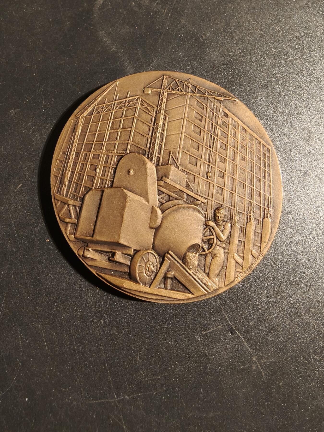 老王徽章第171期 法国及法兰西联盟钢筋混凝土建筑商同业公会大铜章    原盒     直径60mm     重量96.2g