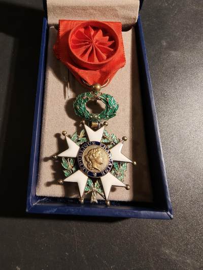 老王徽章第171期 - 法国军官级荣誉军团勋章    四共时期      原盒