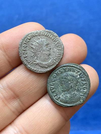 《竞宝斋》第449场 周日，周一，周二  3场连拍 （全场包邮，欢迎送拍） - 两枚一组 古罗马瓦勒良1安东尼银币，被波斯俘虏的罗马皇帝，背面瓦勒良和他儿子加里恩努斯，安条克造币厂。 君士坦提乌斯二世1富利洗银币，背面营地大门，银层完整，尼科米底亚造币厂