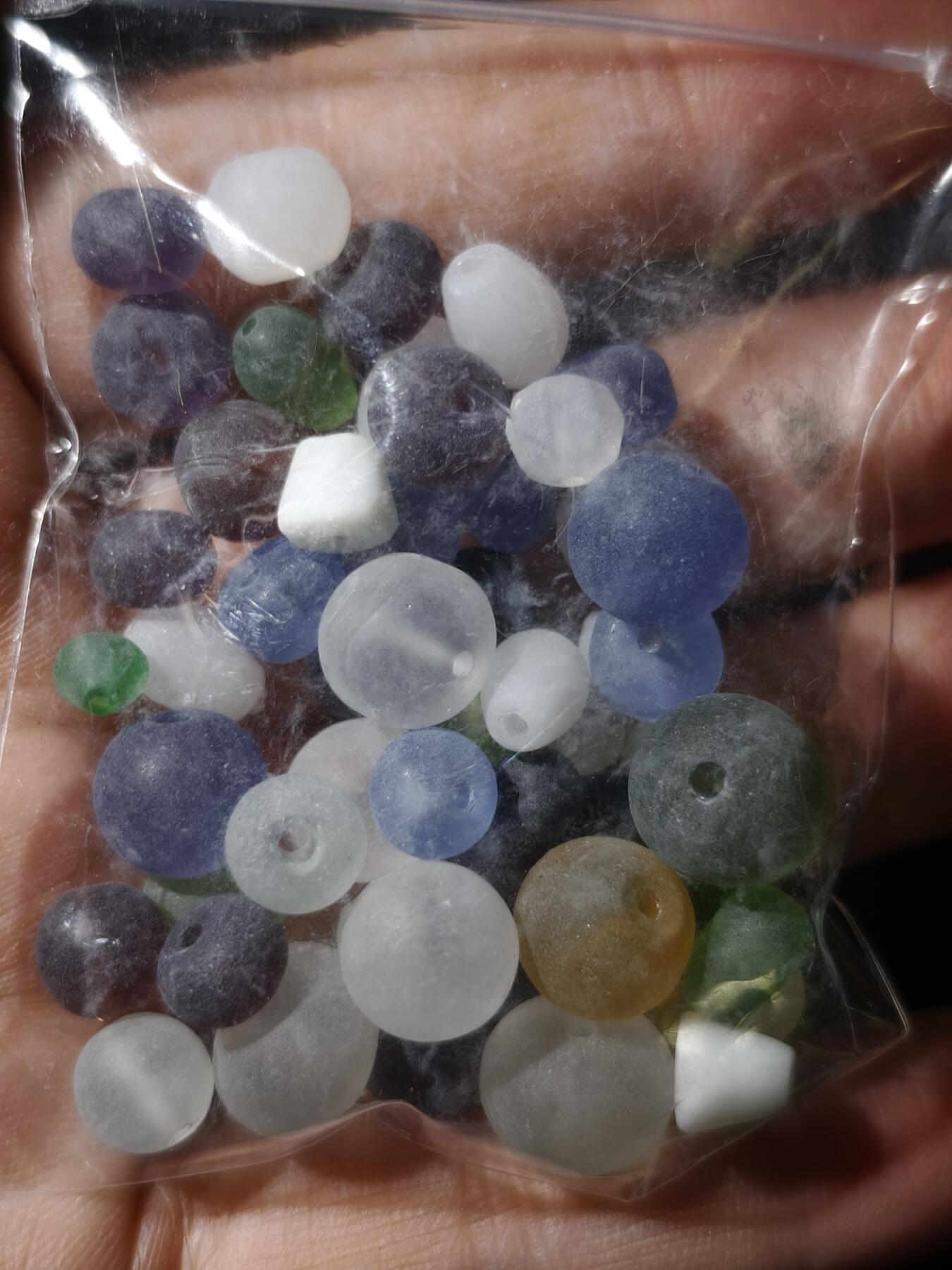 97期回流戒指饰品杂件纪念章丝路钱币专场 中亚回流珠子