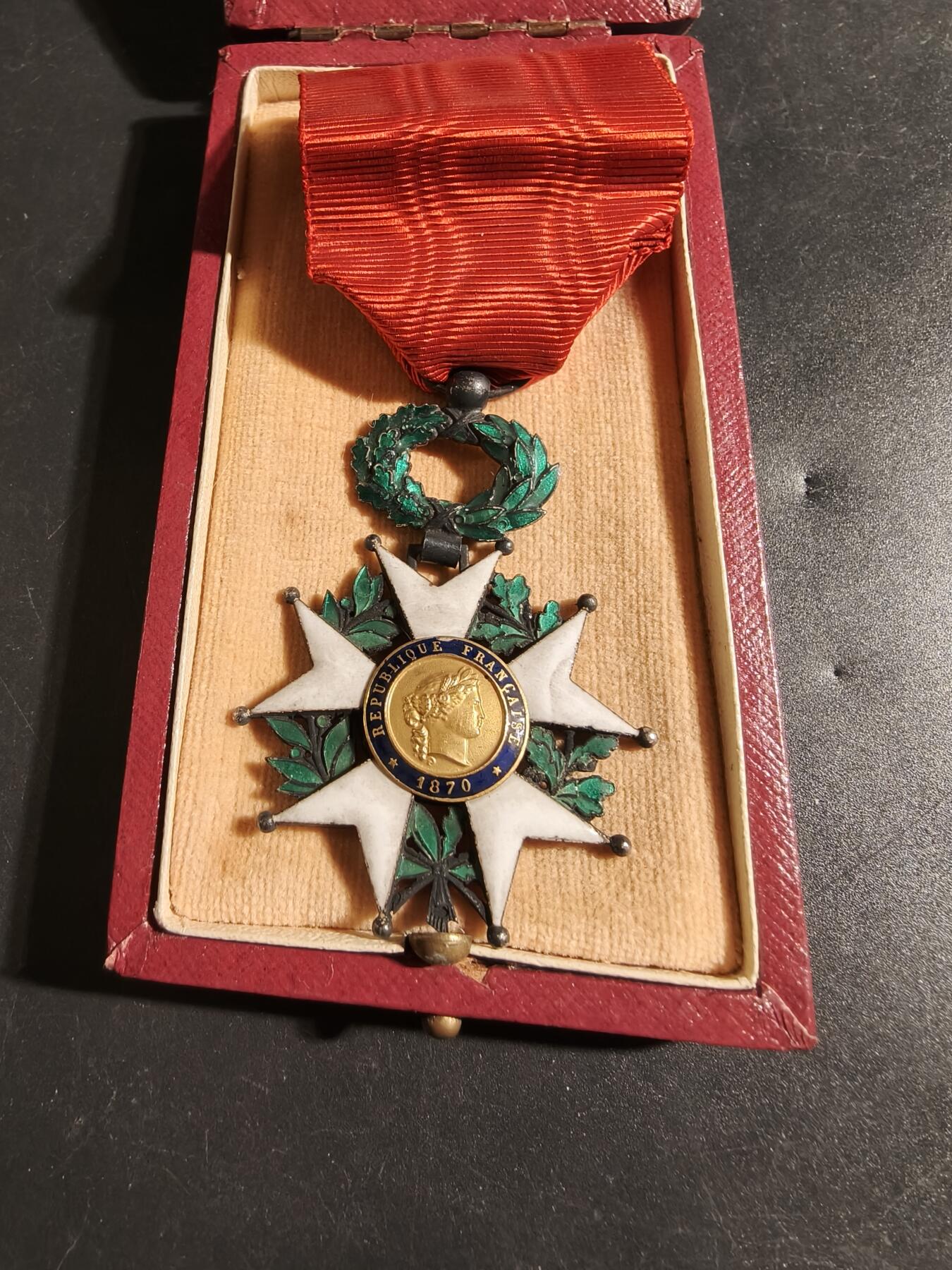 老王徽章第171期 法国骑士级荣誉军团勋章    银质珐琅    原盒    三共时期