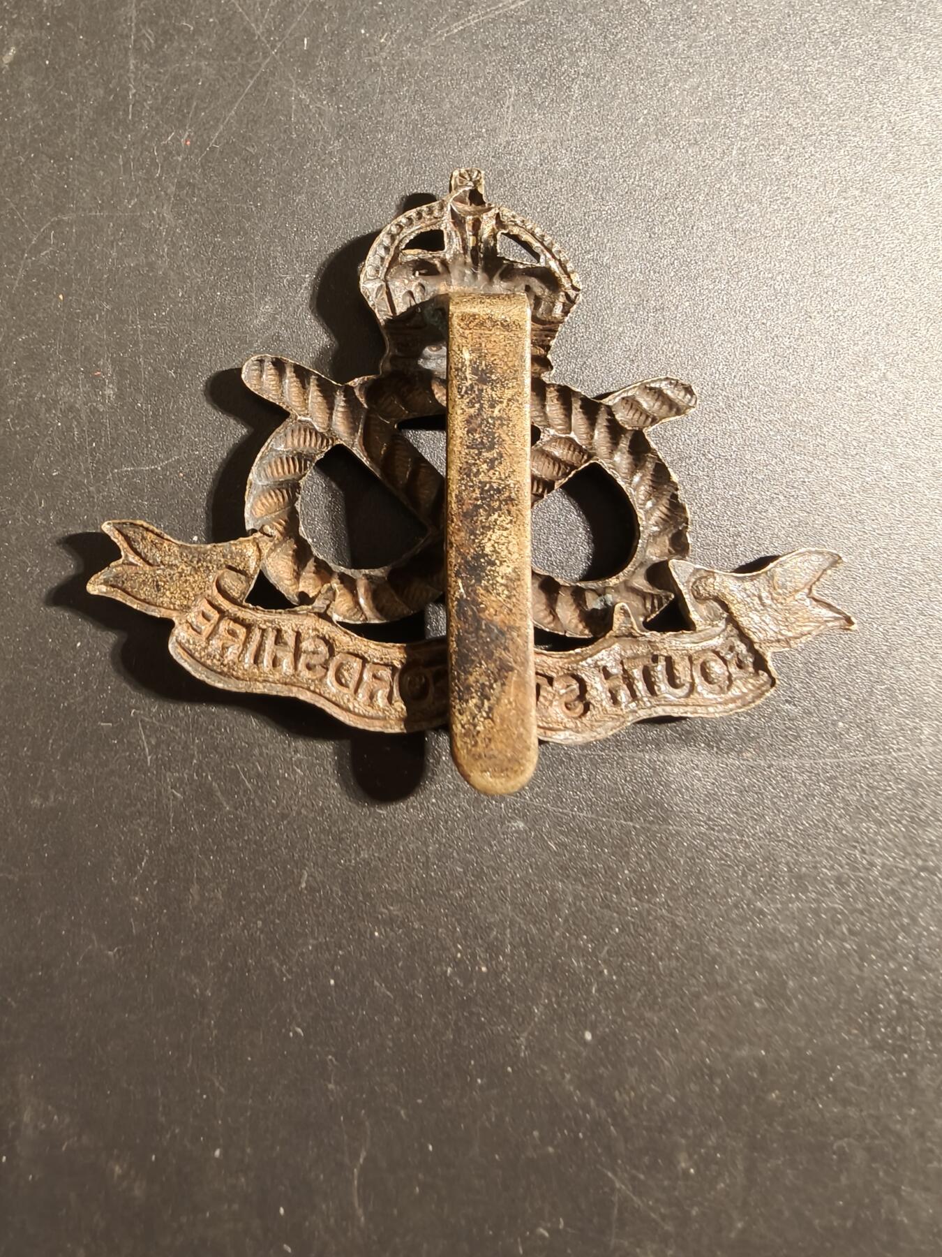 老王徽章第171期 英国南斯塔福德步兵团帽徽    一战时期