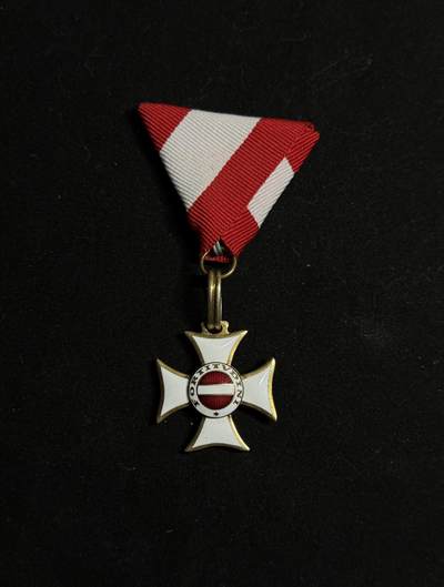 欢庆元旦！戎马世界章牌大赏第109期元旦大拍 - 奥匈帝国玛丽特蕾莎勋章，上挂后配，战后制造