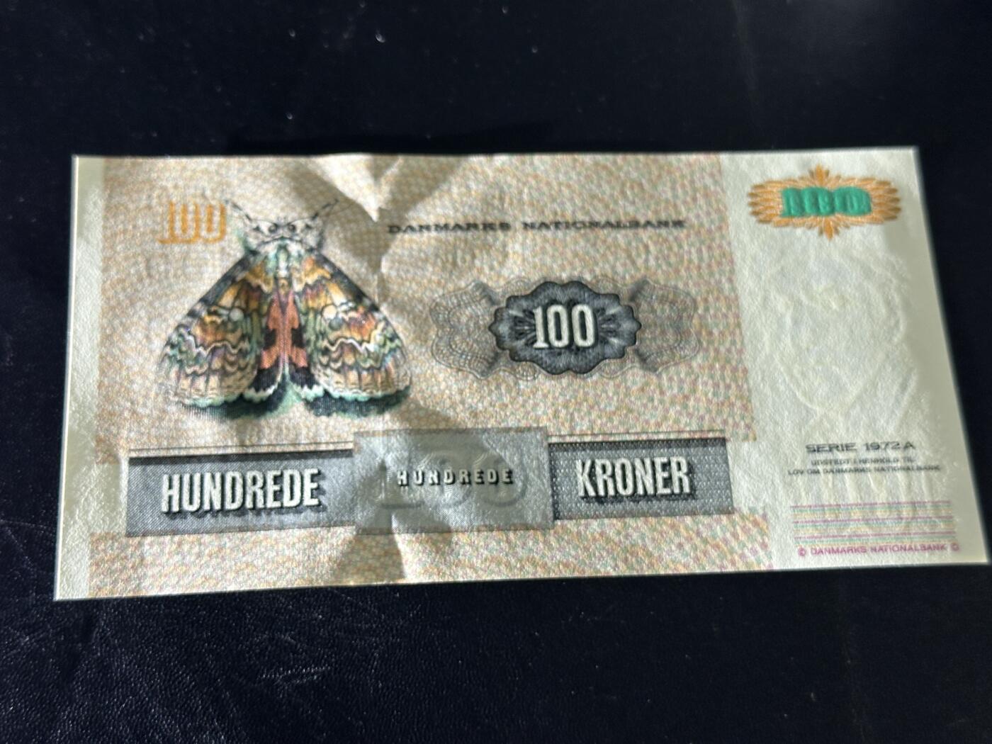 《外钞收藏家》第五百九十六期（精品大拍场）（本平台长期征集拍品、欢迎藏友们联系合作） 丹麦1997年绘画版100克朗（经典大蛾子）	UNC