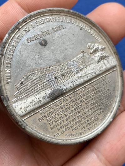 《竞宝斋》第449场 周日，周一，周二  3场连拍 （全场包邮，欢迎送拍） 1851年伦敦世博会锌章 37.55克 51mm