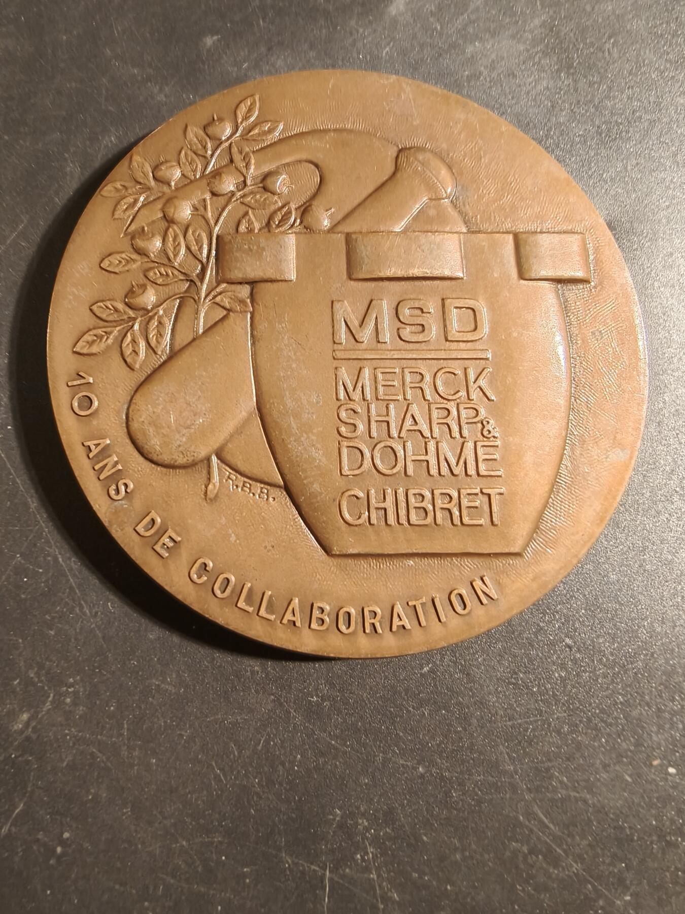 老王徽章第171期 法国默克夏普道姆制药公司10周年合伙人大铜章     直径80mm     重量271.3g