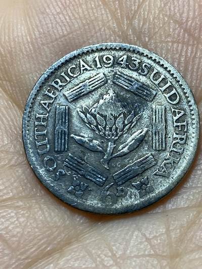 2025年第一百四十四场(总第一百七十场）品种丰富英国一线回流散币年末特拍场第一场(免佣金) - 英属南非1943年6便士银币(乔治六世第一版，800高银)