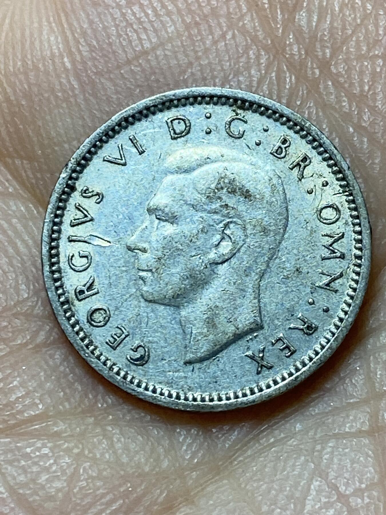 2025年第一百四十四场(总第一百七十场）品种丰富英国一线回流散币年末特拍场第一场(免佣金) 英国🇬🇧1940年3便士银币(乔治六世第一版，500银)