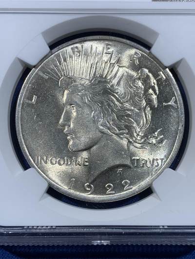 《竞宝斋》第449场 周日，周一，周二  3场连拍 （全场包邮，欢迎送拍） NGC MS64 美国1922年和平银币，丝滑底板，霜感十足，罕见淡包浆，值得入藏