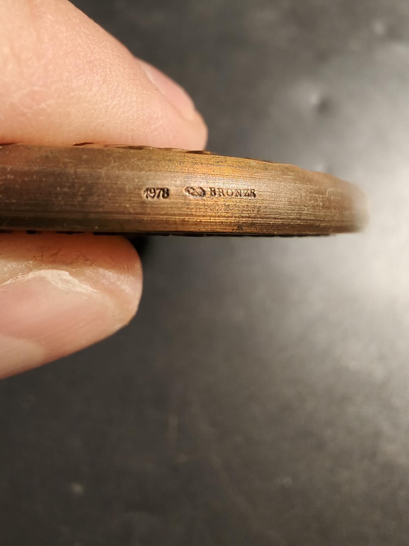 老王徽章第171期 法国默克夏普道姆制药公司10周年合伙人大铜章     直径80mm     重量271.3g