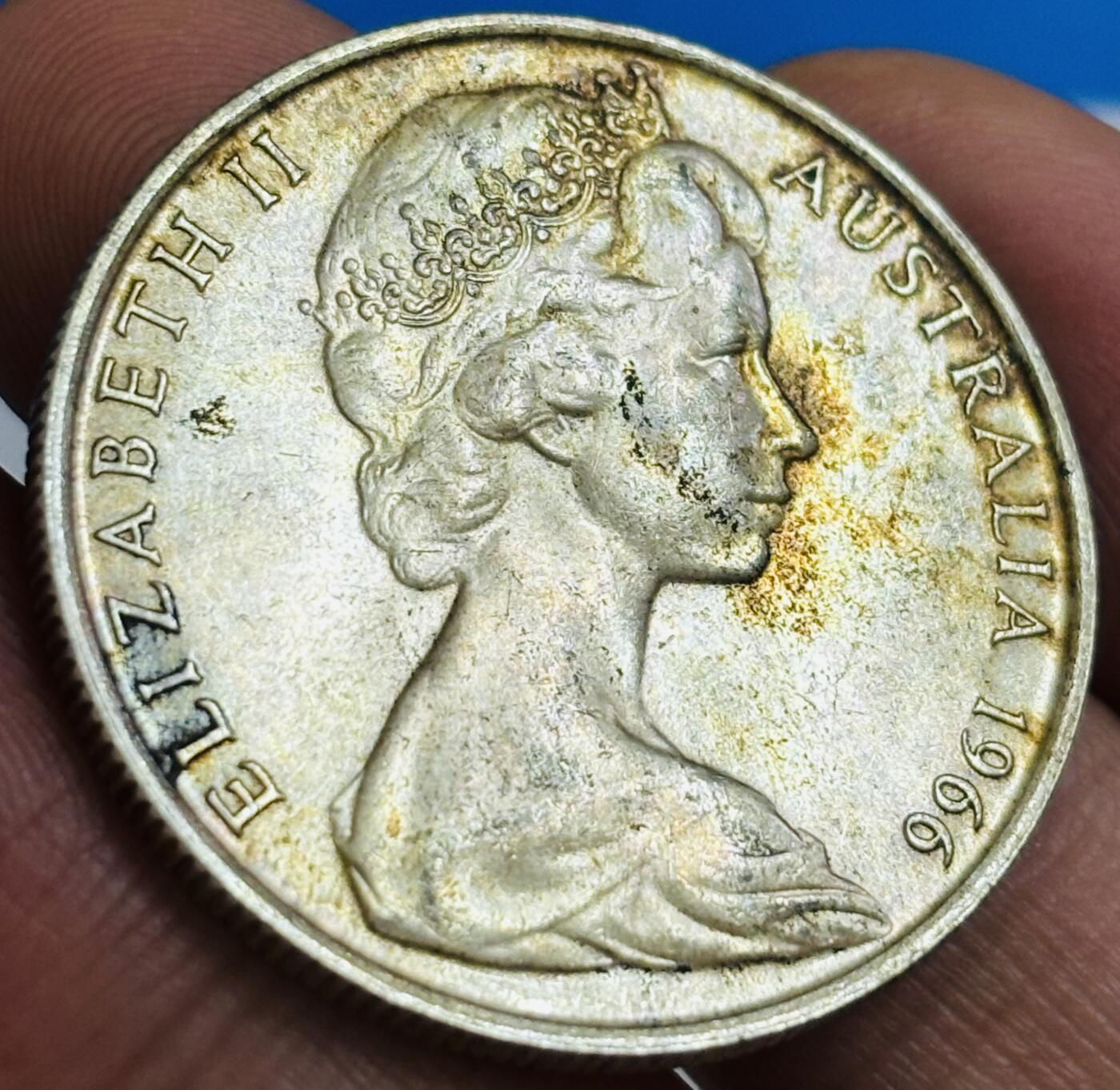 文馨钱币收藏第 286 场，圣诞节专场【 长期接收代拍品低至 0 佣金】 1966 年英属澳大利亚 50 分大银币，五彩金包浆，独年份 800 高银