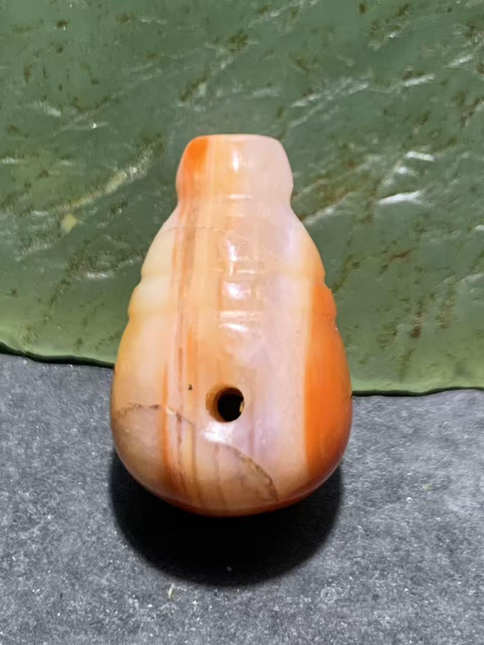 川料南红玛瑙通货一体佛头三通一个，