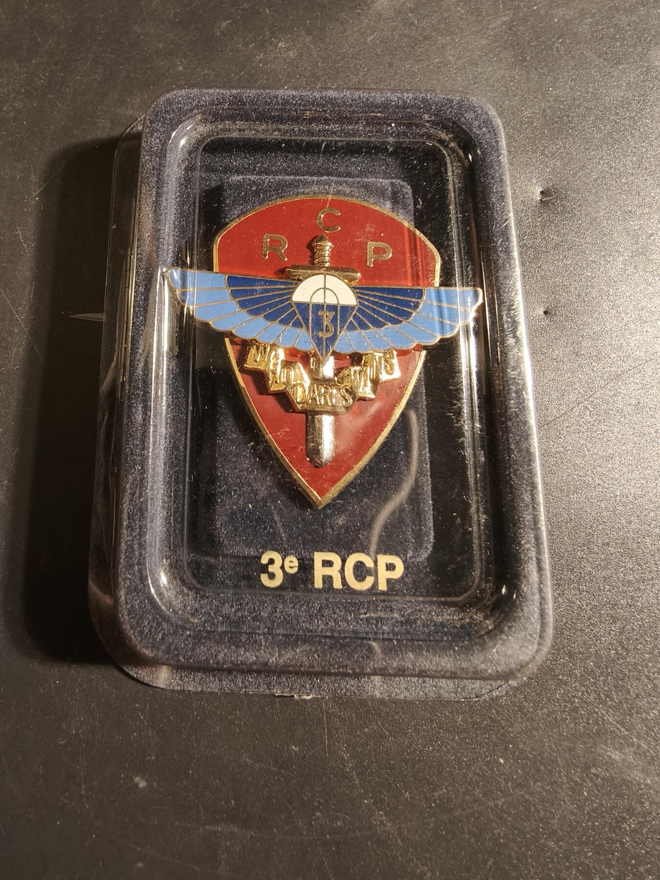 老王徽章第171期 法国第3伞降步兵团证章    原盒