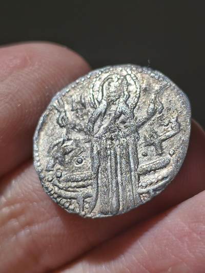 中世纪 - 保加利亚王国仿拜占庭式格罗申银币，同类打制中算为不错的品相，三双眼睛均清晰可见