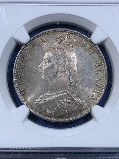 《竞宝斋》第449场 周日，周一，周二  3场连拍 （全场包邮，欢迎送拍） NGC MS62 英国 1888年 维多利亚女王半克朗，包浆十分优美，少见吉祥年份，收藏一步到位