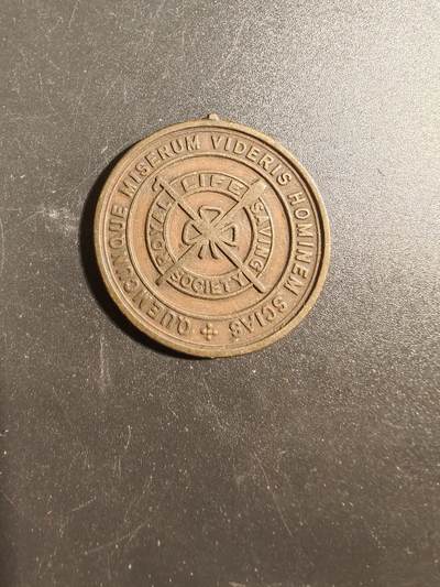 老王徽章第171期 - 英国拯救生命协会奖章    名字抹掉了