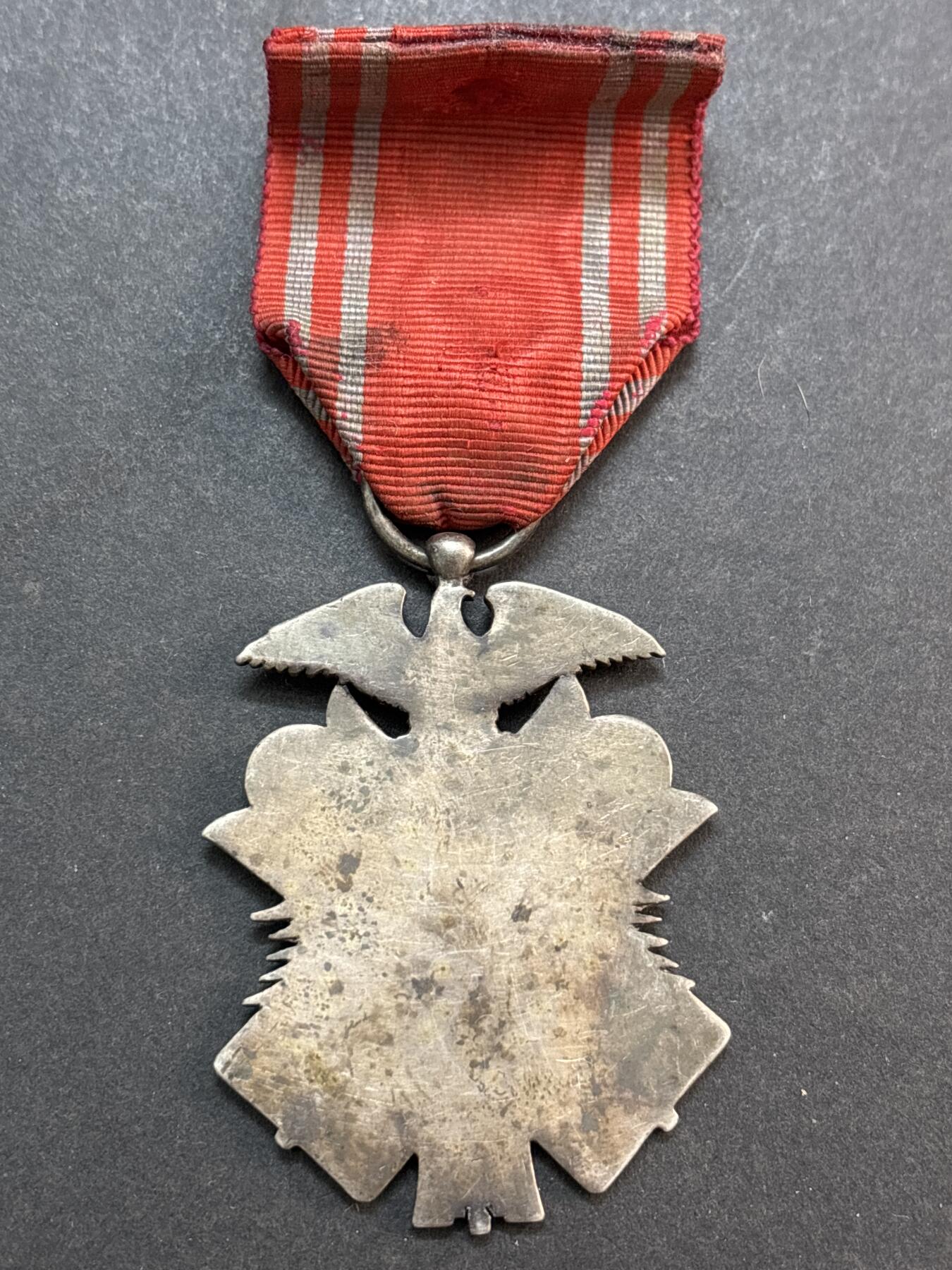 文馨钱币收藏第 286 场，圣诞节专场【 长期接收代拍品低至 0 佣金】 纪念章，本人不懂，自己辨别