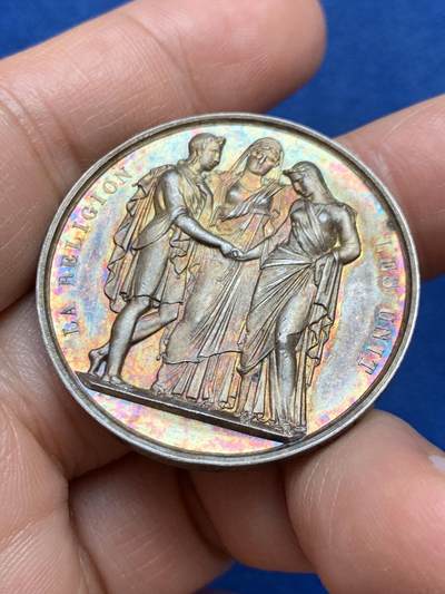 《竞宝斋》第449场 周日，周一，周二  3场连拍 （全场包邮，欢迎送拍） 1853年法国婚礼银章 21.75克 36.4mm 手指银标 边铭刻字