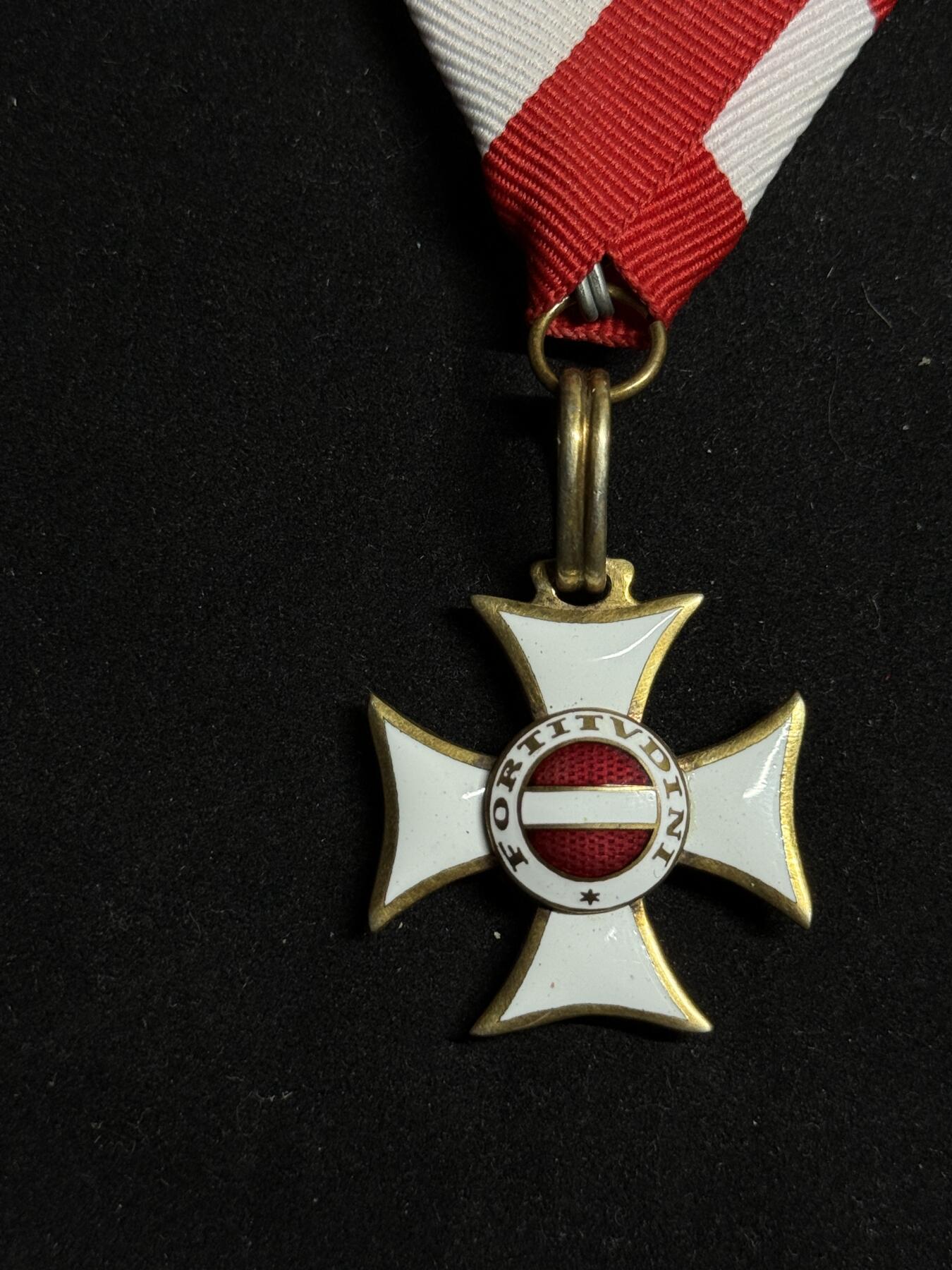 欢庆元旦！戎马世界章牌大赏第109期元旦大拍