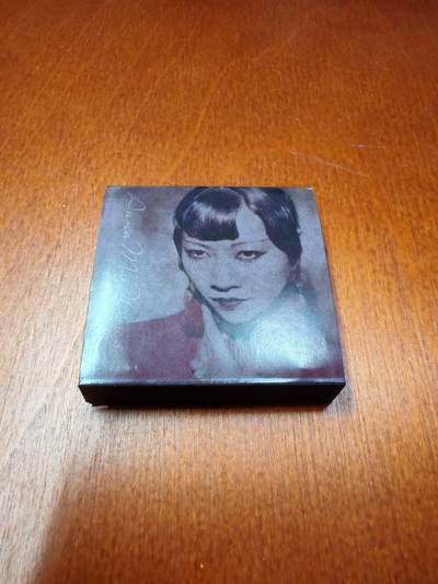 长老汇蛇年精选第八十五场拍卖 -  2022喀麦隆华人传奇影星黄柳霜500法郎精制银币，8克999银，300枚，盒证全