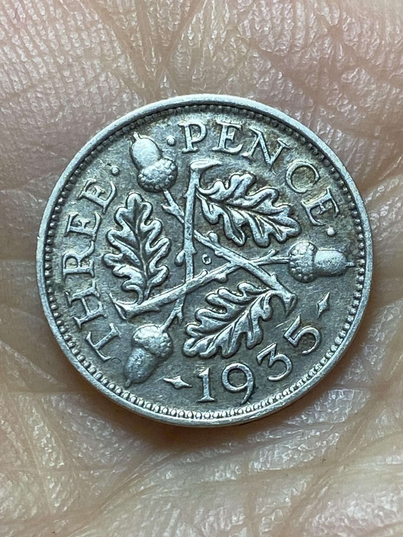 2025年第一百四十四场(总第一百七十场）品种丰富英国一线回流散币年末特拍场第一场(免佣金) 英国🇬🇧1935年3便士银币(乔治五世第四版，500银)