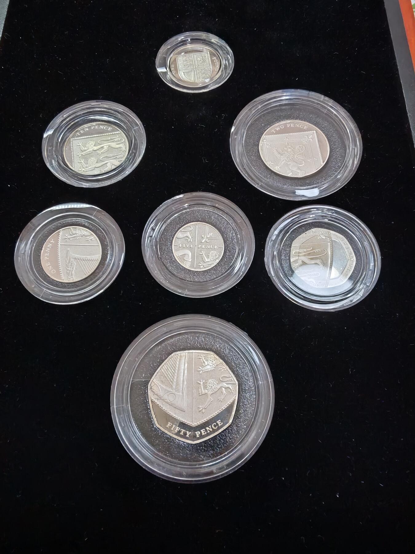 长老汇蛇年精选第八十五场拍卖 2008英国盾徽7枚套装首发年精制加厚银币，85.87克925银，盒证全，3000套，书式大盒