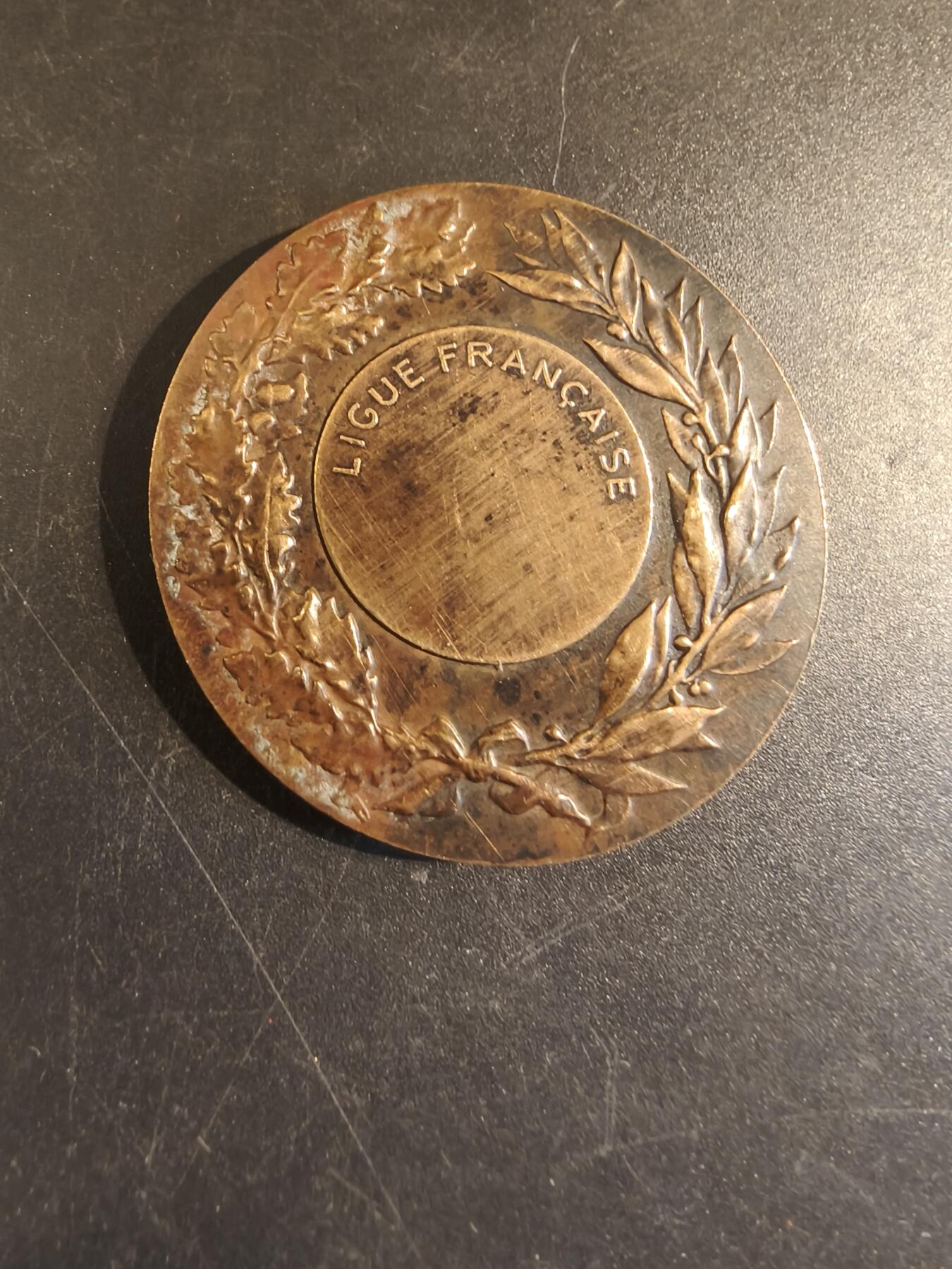 老王徽章第171期 法国法兰西工商业联盟大铜章     亨利杜布瓦作品     直径45mm    重量46.2g